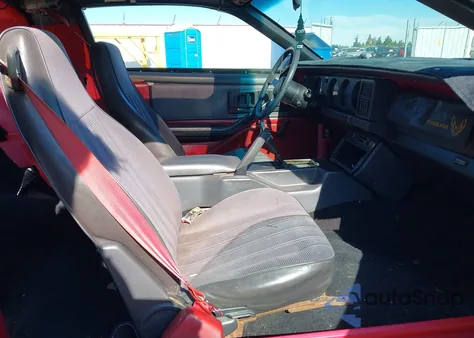 1986 Pontiac Firebird из США, поврежденный, VIN 1G2FS87S3GL207036